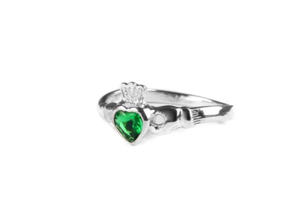 Emerald Claddagh Ring 1.jpg