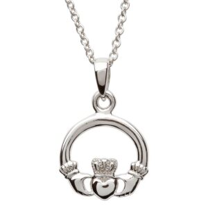 Silver Claddagh Neckalce.jpg